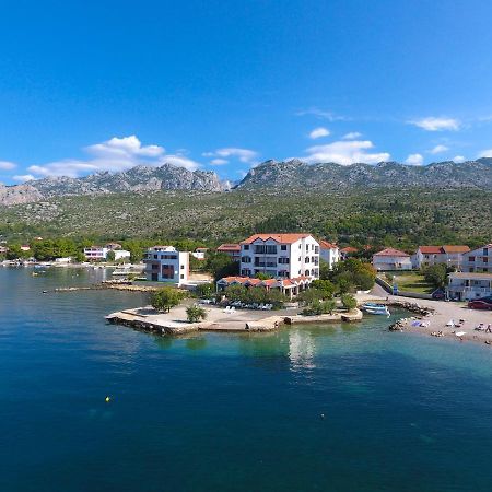 Pansion Croatia Acomodação com café da manhã Starigrad Paklenica Exterior foto